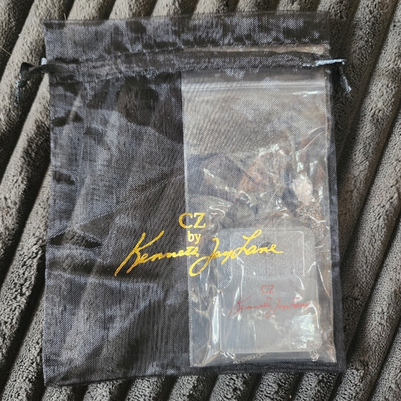 CZ By Kenneth Jay Lane Tear Drop Necklace NWT - Picture 3 of 5